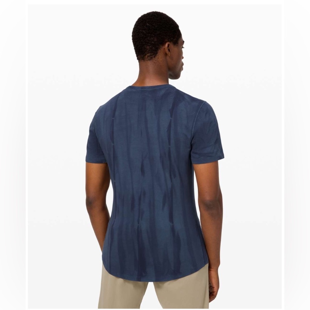 Lululemon 5 Year Basic Tee In Vertical Spray Dye … - image 2